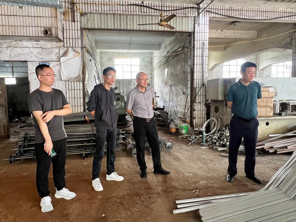 智能制造和钒钛学院博士走访四川和临科技发展有限公司